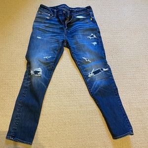 Men’s American Eagle Athletic Skinny jeans size 33x30 EUC